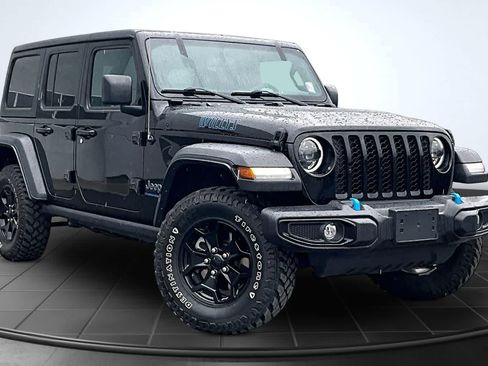 Used 2023 Jeep Wrangler Unlimited w/ Cold Weather Group AWD/4WD image 22