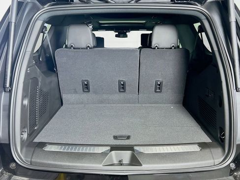 New 2026 Chevrolet Suburban Z71 image 29