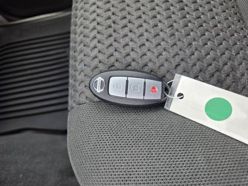 Used 2020 Nissan Frontier SV RWD image 28