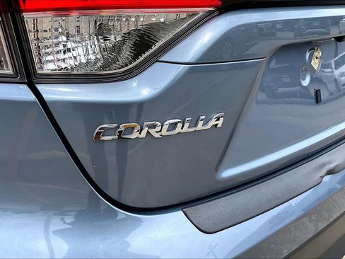 Used 2025 Toyota Corolla LE FWD image 29
