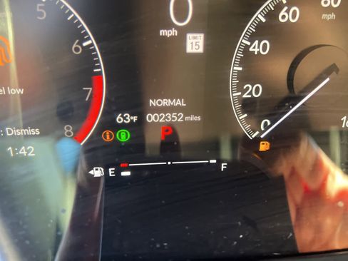 Used 2025 Honda Civic Sport image 2