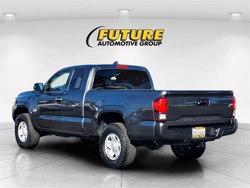 Used 2020 Toyota Tacoma SR image 7