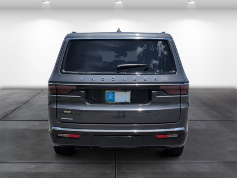 Used 2023 Jeep Wagoneer 4WD image 7