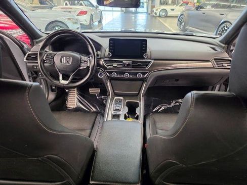 Used 2019 Honda Accord Sport image 9