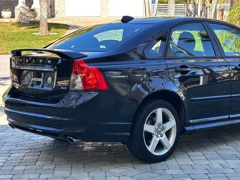 Used 2009 Volvo S40 T5 R-Design image 6