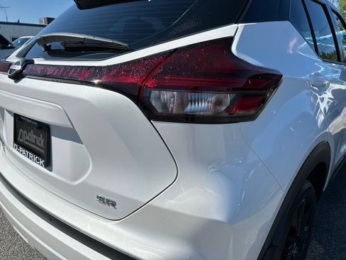 Used 2023 Nissan Kicks SR FWD image 12