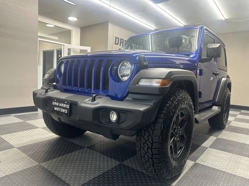 Used 2018 Jeep Wrangler Sport AWD/4WD image 3