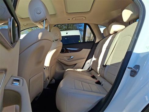 Used 2016 Mercedes-Benz GLC 300 w/ Premium Package image 10
