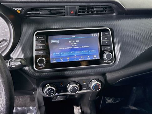 Used 2021 Nissan Kicks S FWD image 18