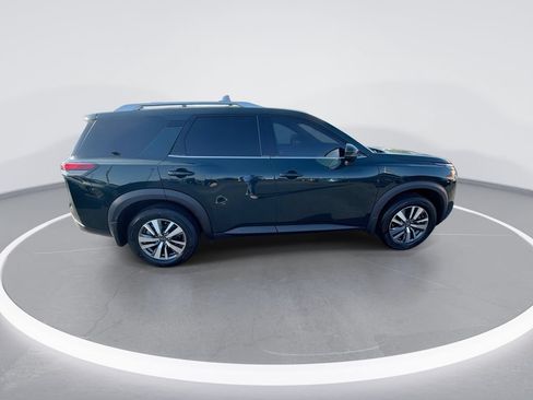 Used 2024 Nissan Pathfinder SL w/ Black Appearance Package AWD/4WD image 9