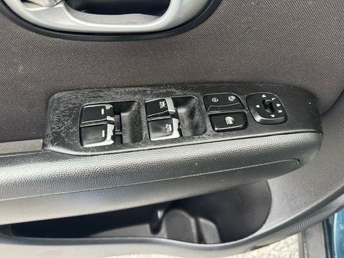 Used 2019 Kia Soul + image 15