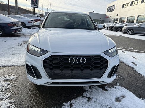 Certified 2024 Audi Q5 e Premium AWD/4WD image 2