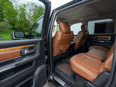 Used 2018 RAM 1500 Laramie Longhorn AWD/4WD image 17