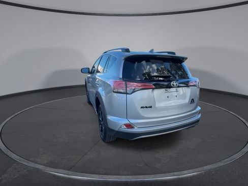 Used 2018 Toyota RAV4 XLE image 12