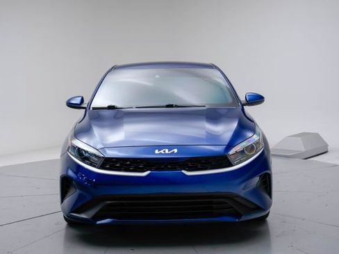 Used 2023 Kia Forte LXS FWD image 3