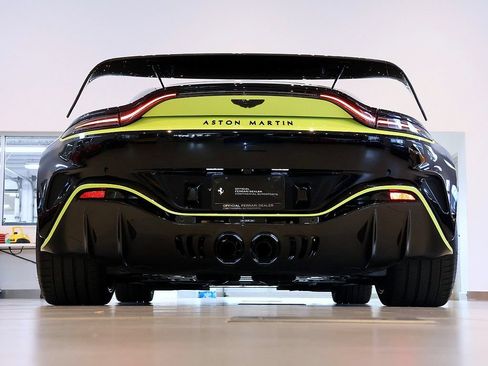 Used 2023 Aston Martin V12 Vantage RWD image 74