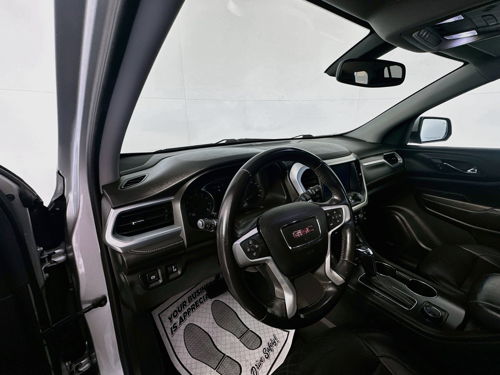 Used 2018 GMC Acadia SLT FWD image 9