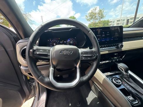 Used 2024 Chevrolet Colorado ZR2 w/ ZR2 Convenience Package III AWD/4WD image 7