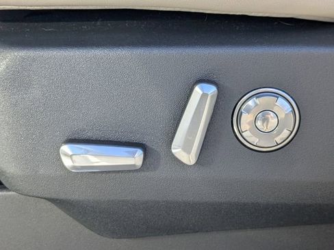 Used 2025 Lincoln Navigator L Reserve image 21