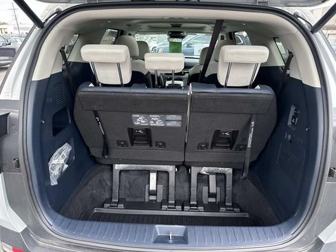 Used 2025 Kia Carnival SX Prestige FWD image 12