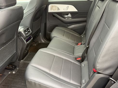 Used 2024 Mercedes-Benz GLS 450 4MATIC image 25