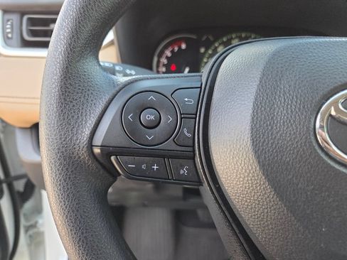 Certified 2025 Toyota RAV4 LE FWD image 30