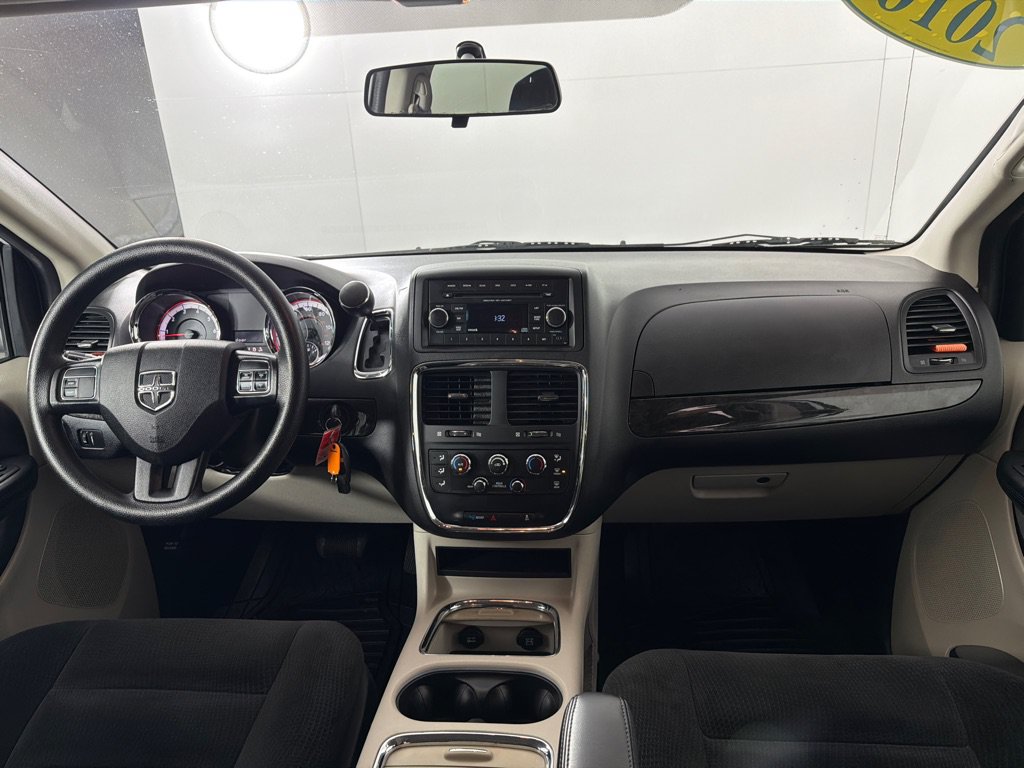 Used 2016 Dodge Grand Caravan SXT FWD image 24