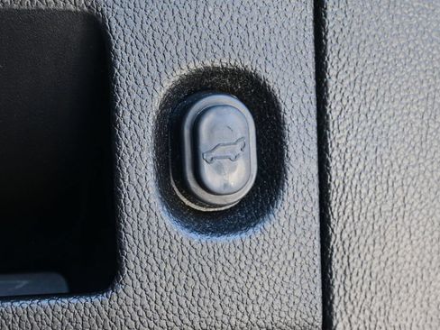 Used 2019 Chevrolet Tahoe Premier AWD/4WD image 25