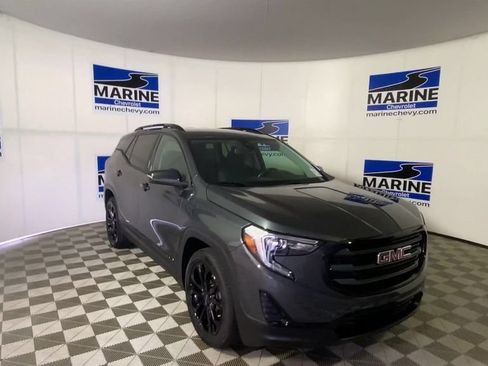 Used 2020 GMC Terrain SLE w/ Driver Convenience Package FWD image 4