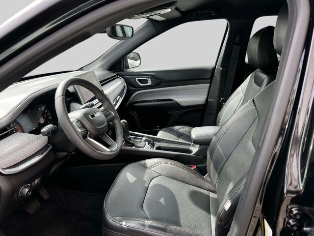 Used 2023 Jeep Compass Latitude AWD/4WD image 14