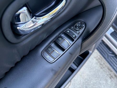 Used 2023 Nissan Armada SL image 10