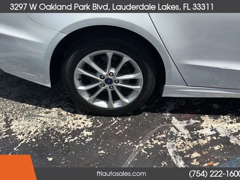 Used 2019 Ford Fusion SE FWD image 15