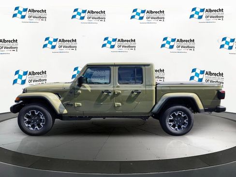 New 2026 Jeep Gladiator Sport AWD/4WD image 2