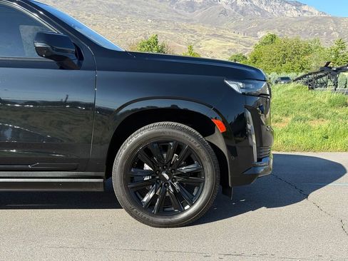 Used 2022 Cadillac Escalade Sport Platinum AWD/4WD image 3