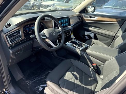 New 2026 Volkswagen Atlas SE image 15
