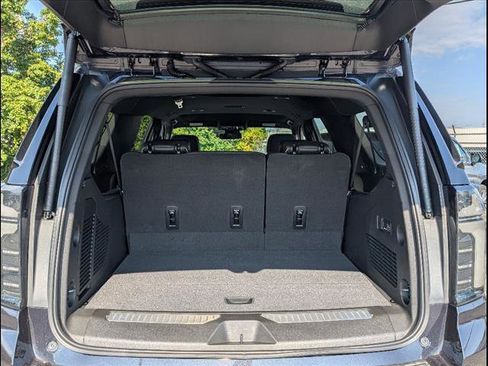 New 2026 Chevrolet Suburban Premier AWD/4WD image 18