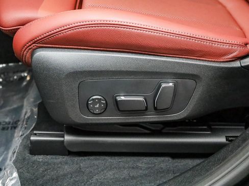 Used 2025 BMW X4 xDrive30i w/ Premium Package image 22