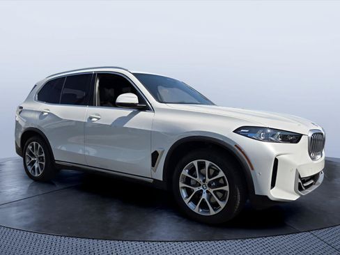 Used 2024 BMW X5 xDrive40i w/ Premium Package AWD/4WD image 1