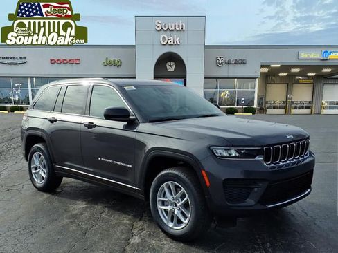 New 2026 Jeep Grand Cherokee Laredo image 1