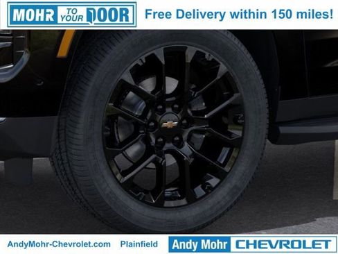 New 2026 Chevrolet Suburban Premier image 9