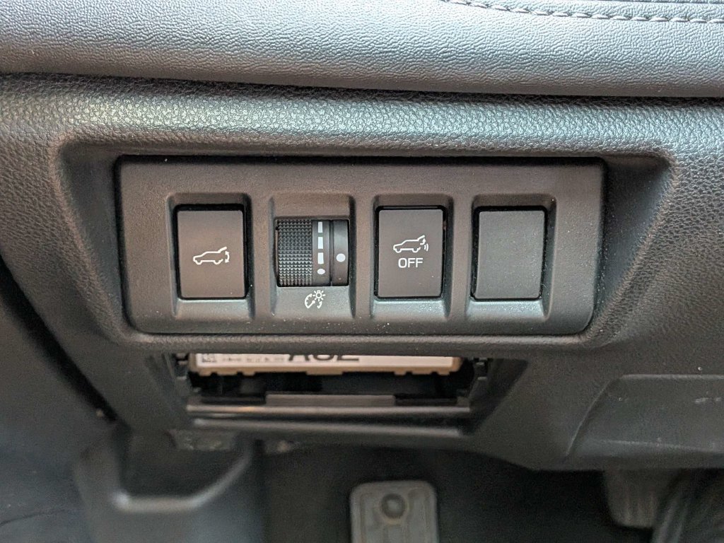 Used 2023 Subaru Outback Limited AWD/4WD image 30