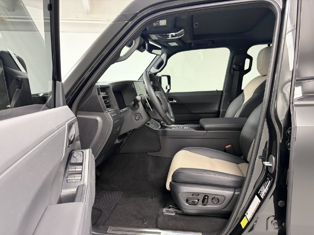 Used 2024 Lexus GX 550 AWD/4WD image 13