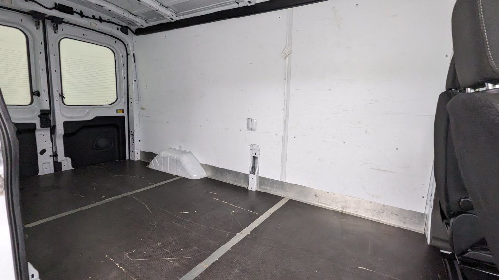 Used 2025 Ford Transit 250 148 Medium Roof RWD image 32