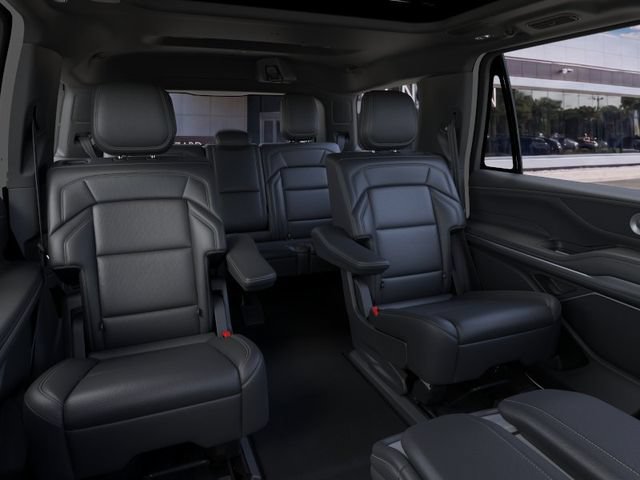 New 2026 Lincoln Navigator Reserve w/ Jet Appearance Package AWD/4WD image 11