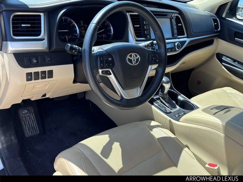 Used 2016 Toyota Highlander Limited AWD/4WD image 11