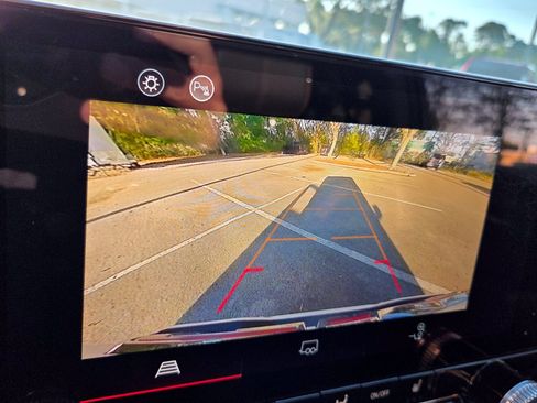 Certified 2024 GMC Canyon AT4 w/ Canyon Safety Plus Package AWD/4WD image 28