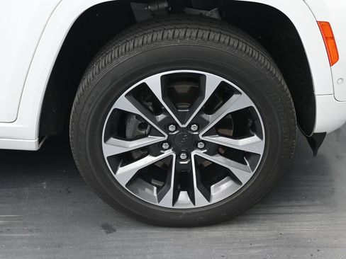 Used 2022 Jeep Grand Cherokee Overland image 41