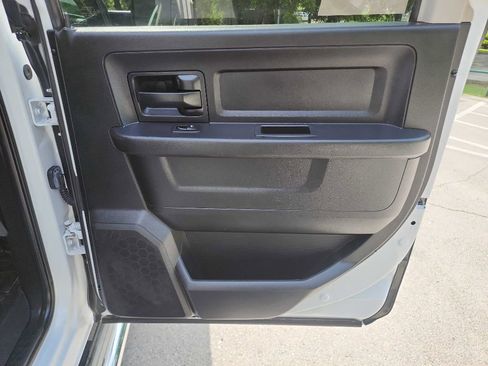 Used 2016 RAM 3500 Tradesman w/ Chrome Appearance Group RWD image 34