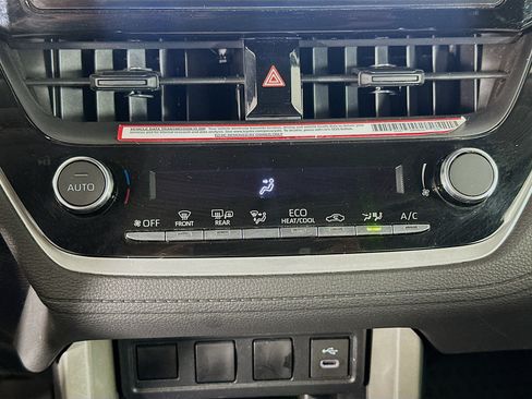 Used 2024 Toyota Corolla Cross LE FWD image 23