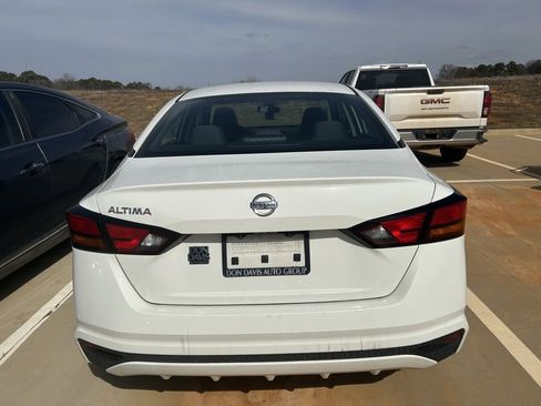 Used 2022 Nissan Altima 2.5 S image 6